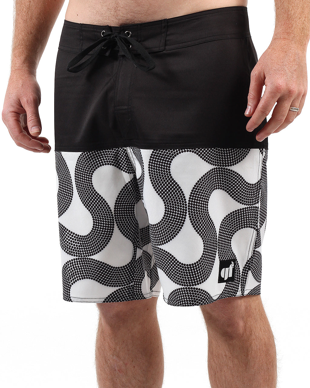 Serpent Short Black